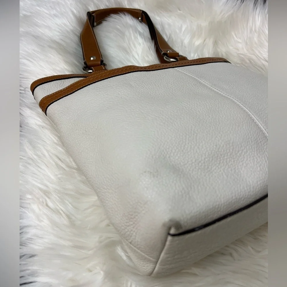 Rare Coach Authentic Penelope Purse F14683 White Cream & Brown Pebble Leather